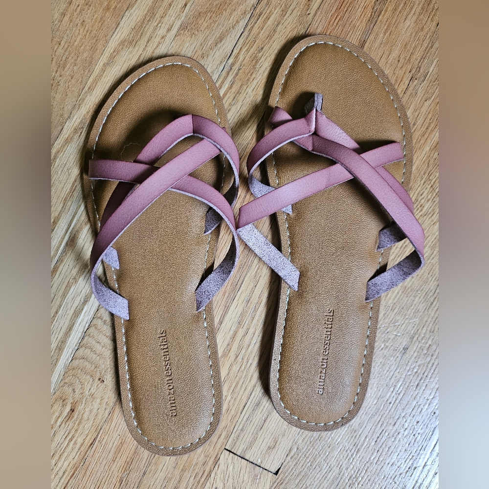 Amazon Essentials, size 7 sandal